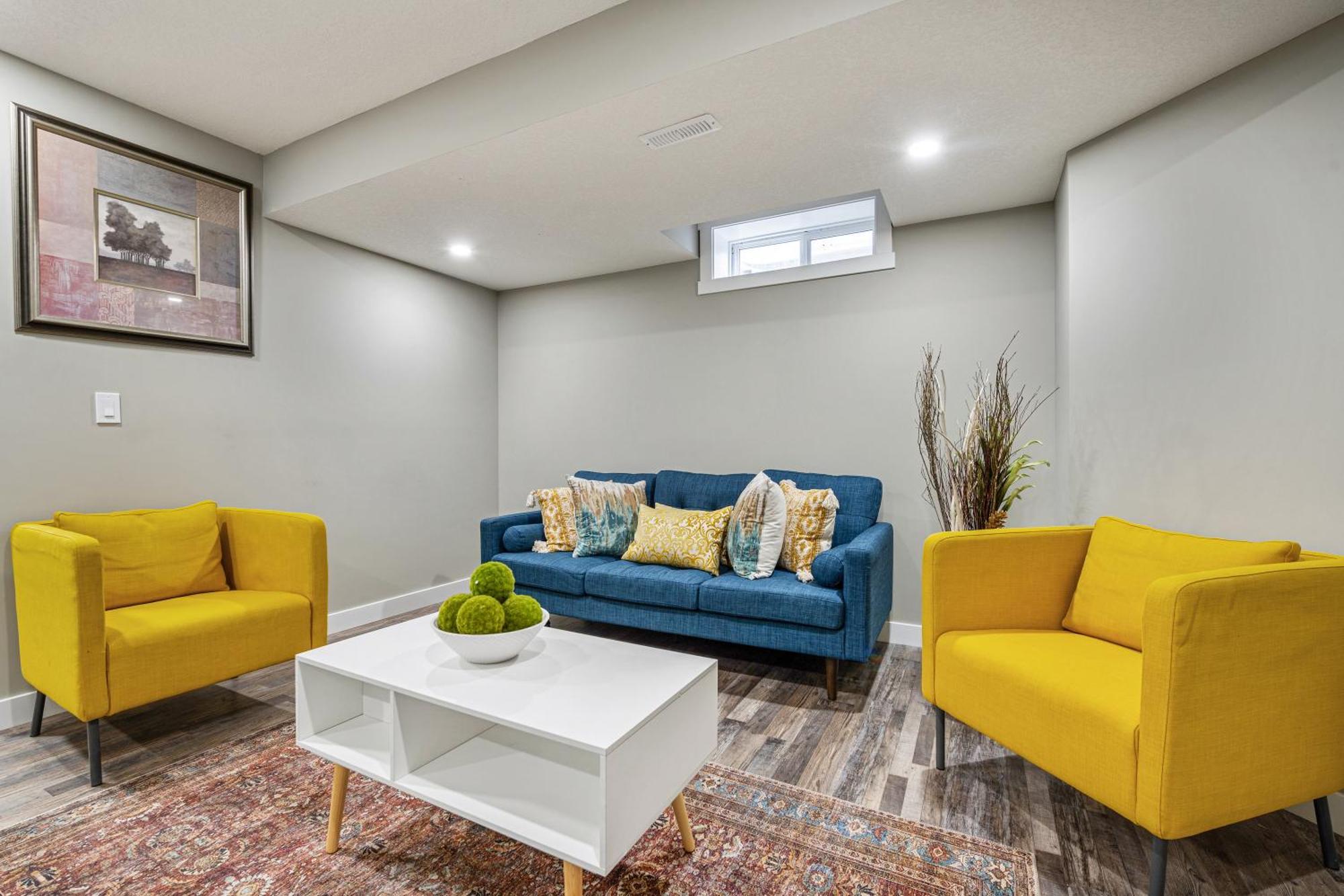 Modern 2 Bedroom Basement Suite With Laundry YYC Exterior photo