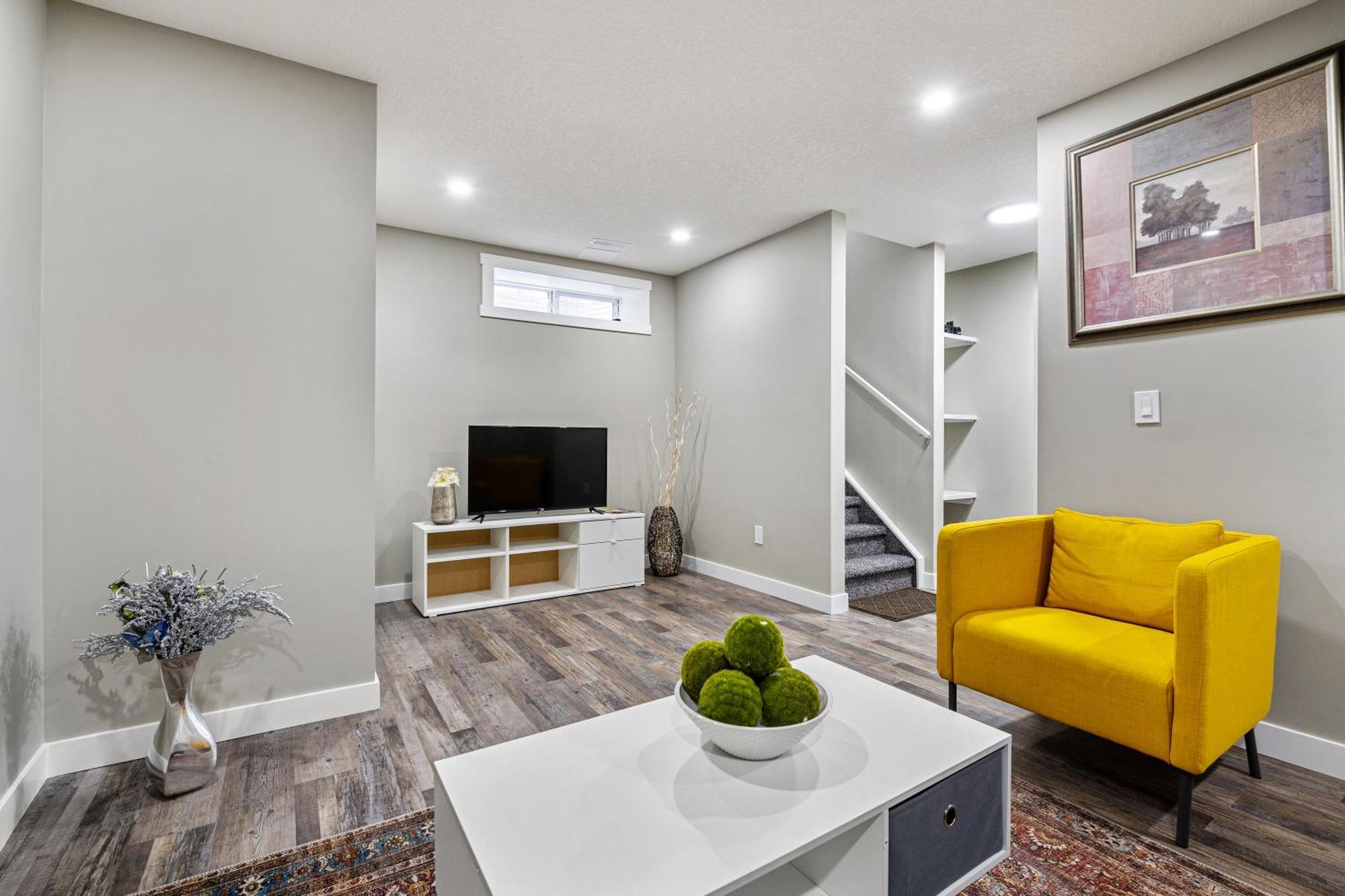 Modern 2 Bedroom Basement Suite With Laundry YYC Exterior photo