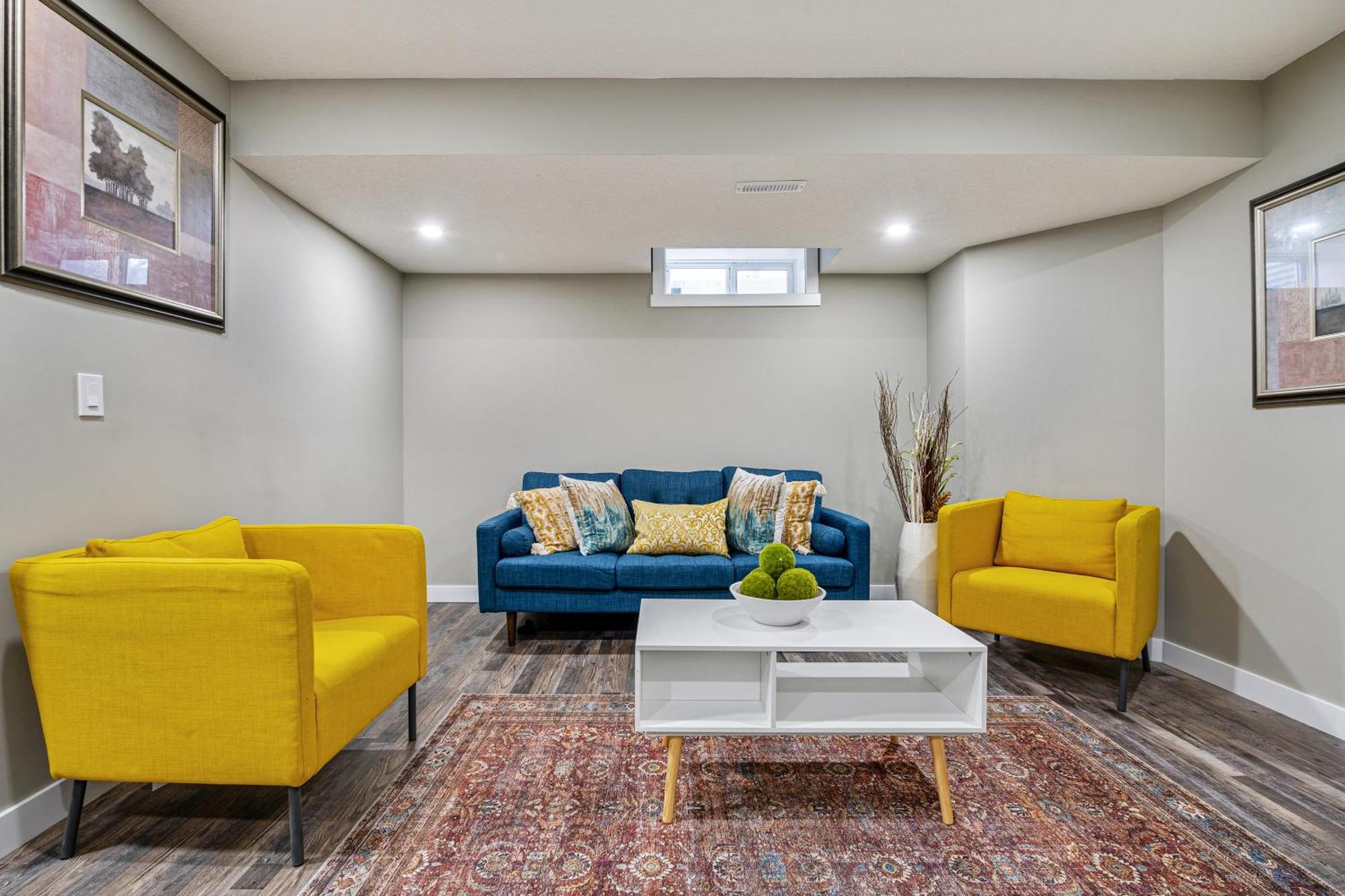 Modern 2 Bedroom Basement Suite With Laundry YYC Exterior photo